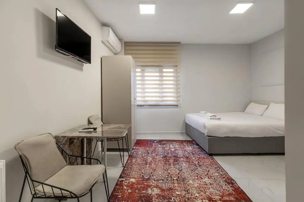 Cozy & Comfy Studio At Beyoglu - 62 contacts